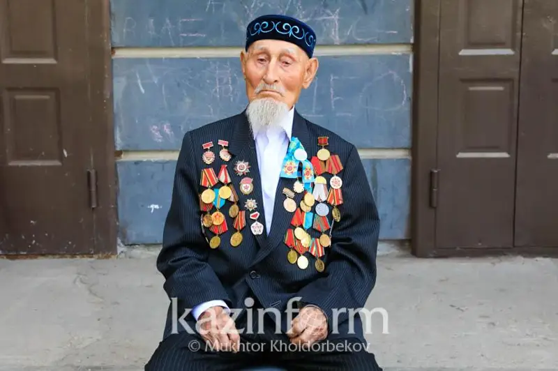 Ветеран войны Жакан Сейсебаев: В свои 98 лет желаю мира во всем мире