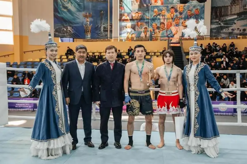 Кубок Казахстана по кикбоксингу стартовал в Атырау