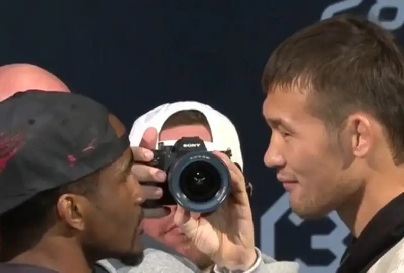 Шавкат Рахмонов провел первую дуэль взглядов с соперником перед топовым боем в UFC