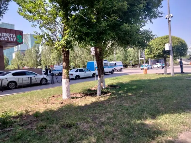 Marat Ahmetjanov bank qyzmetkerlerin kepilge alǵan kúdiktiniń qandaı talap qoıǵanyn aıtty