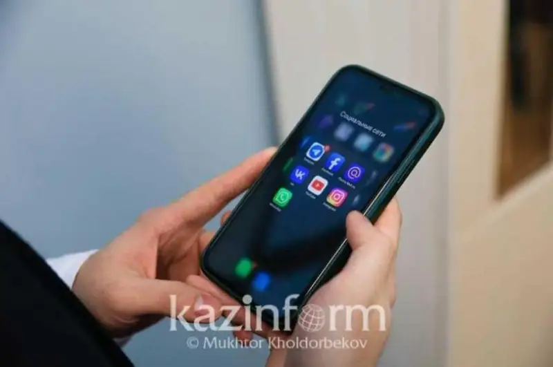 «Til-Qazyna» ortalyǵy qazaq tilindegi mátindi dybysqa aınaldyratyn Telegram-bot ázirledi