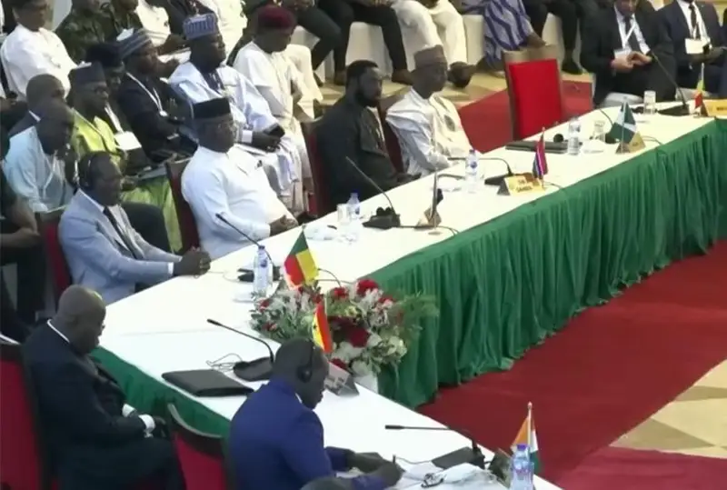 Нигердаги исёнчилар ҳокимиятдан ағдарилган президентни ўлдириш билан таҳдид қилишди