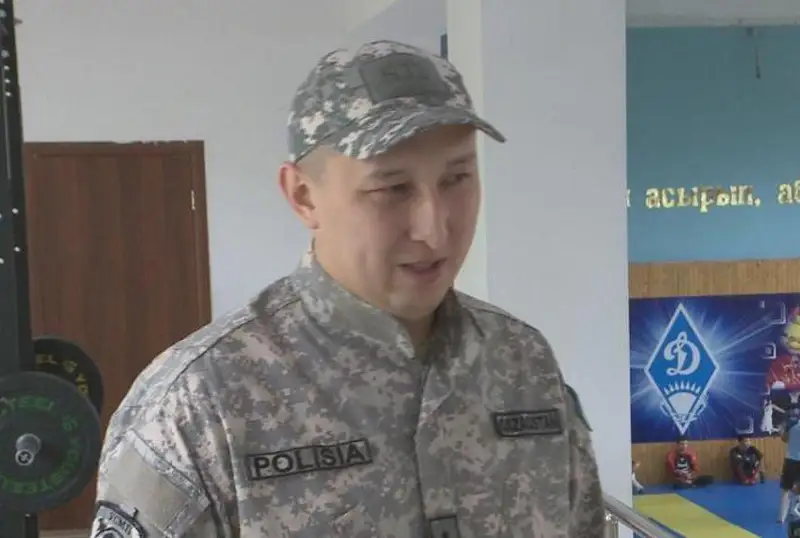 Самый высокий полицейский живет в Караганде