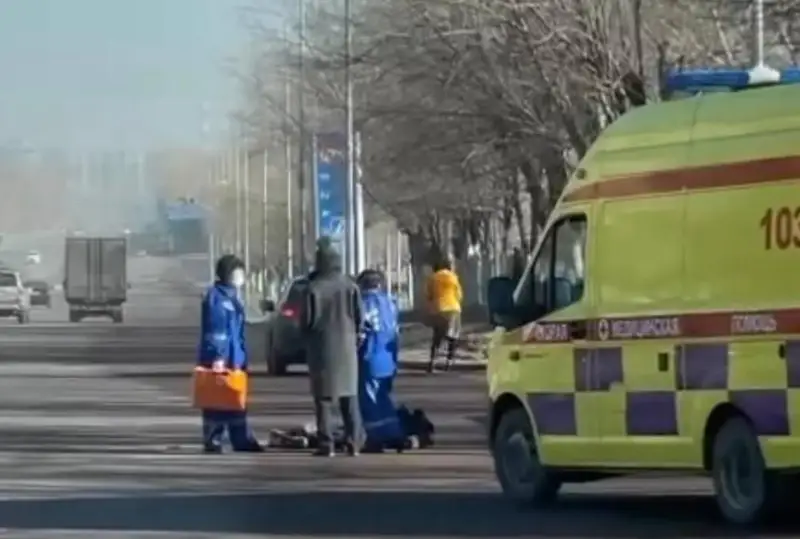 Женщина скончалась от наезда экскаватора в Караганде