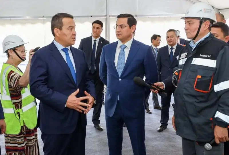 Уникальную фабрику по переработке шламов посетил Алихан Смаилов