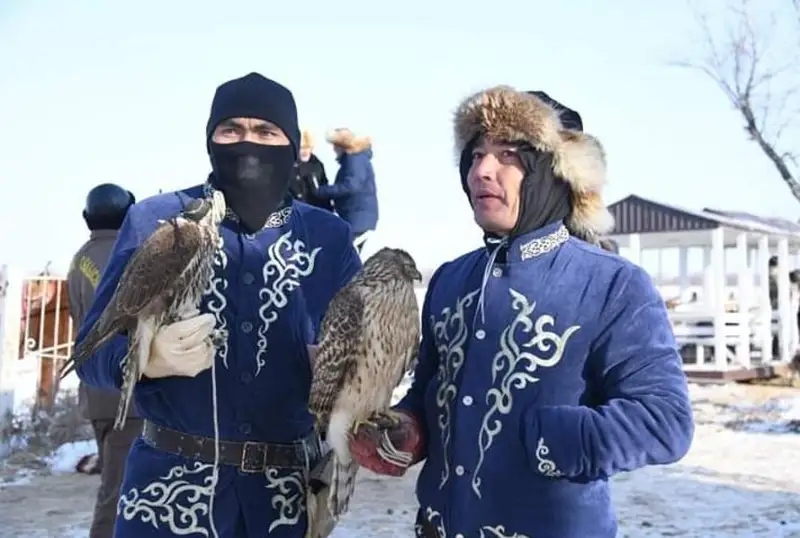 Чемпионат Казахстана по охоте с ловчими птицами проходит в Атырауской области