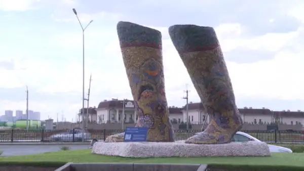 استانادا الىپ ءماسىنىڭ تاس ءمۇسىنى قويىلدى