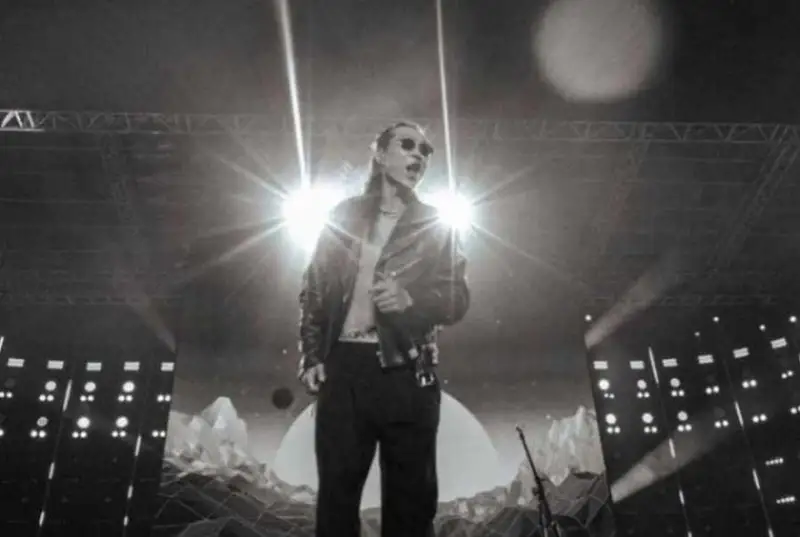 Тело известного казахстанского певца Дархана Жунусбекова доставят в Алматы