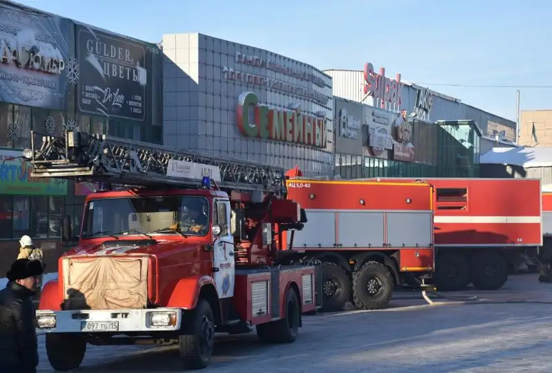 250 человек эвакуировали из-за пожара в супермаркете Петропавловска