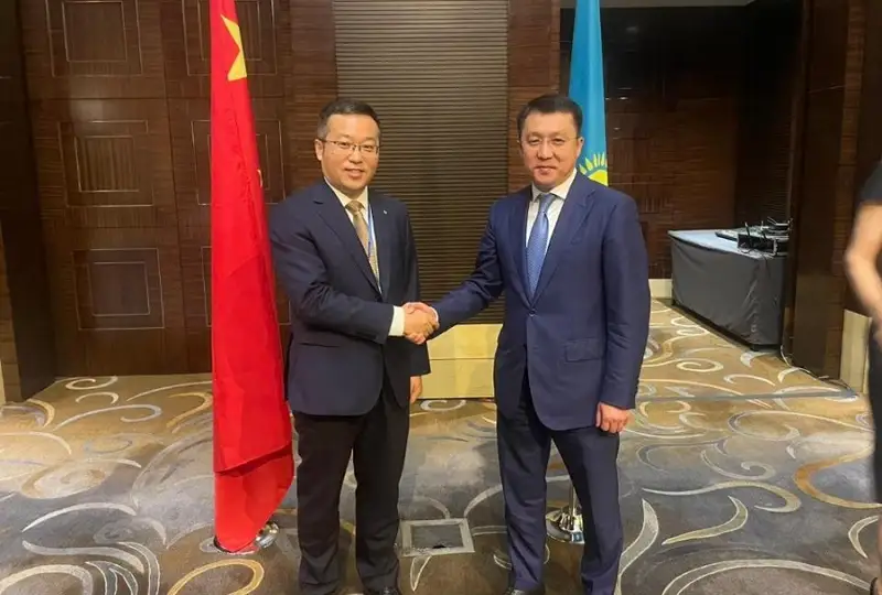 يندۋستريا ءمينيسترى قىتايدىڭ 30 عا جۋىق كومپانياسىنىڭ وكىلدەرىمەن ىسكەرلىك كەزدەسۋ وتكىزبەك