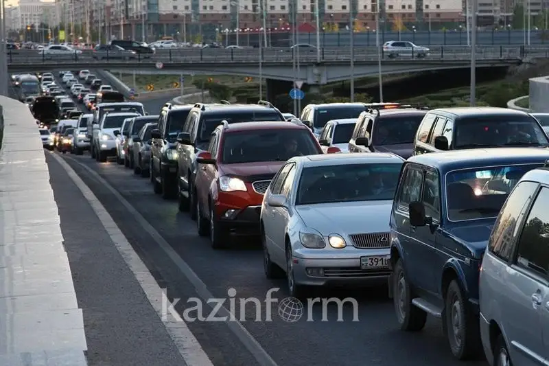 Elordanyń Máńgilik el dańǵylynda kólik keptelisi qashan azaıady