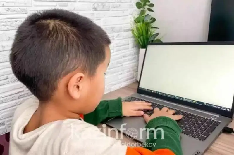 Qyzylordada kúshti jelge baılanysty bastaýysh synyp oqýshylary qashyqtan oqıdy