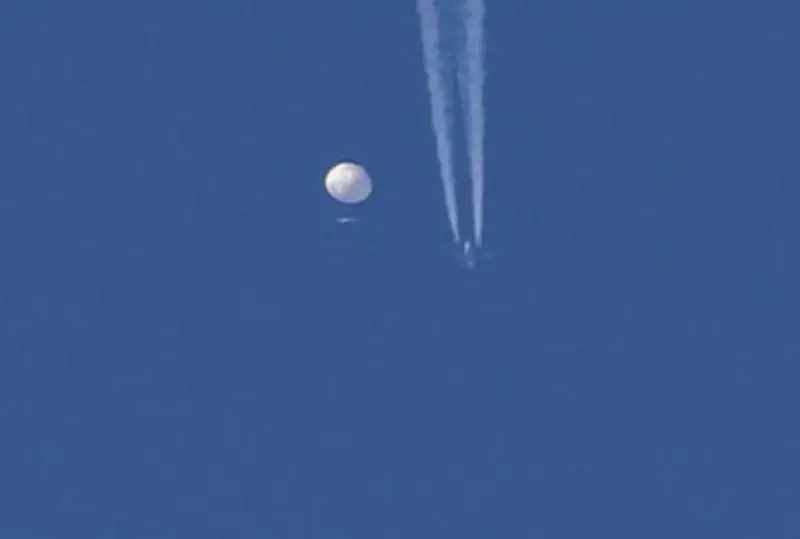 США сбили над океаном китайский аэростат