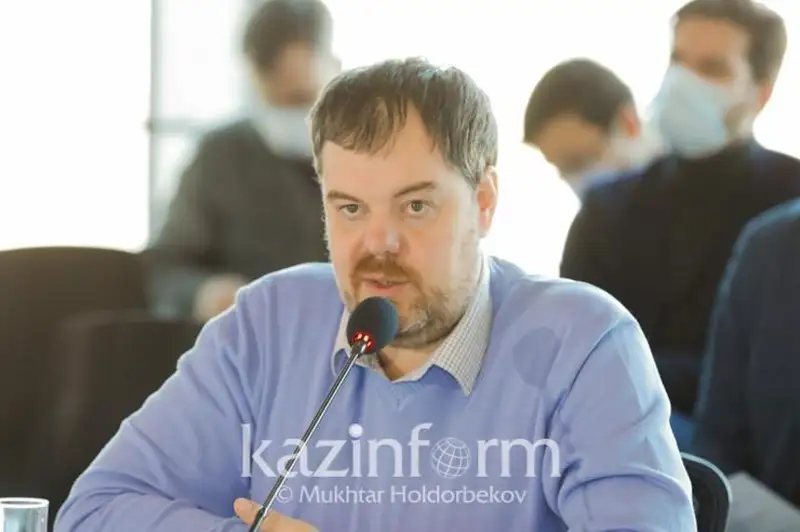 Saılaýshylar jańa partııalarǵa daýys bere alady –Andreı Chebotarev