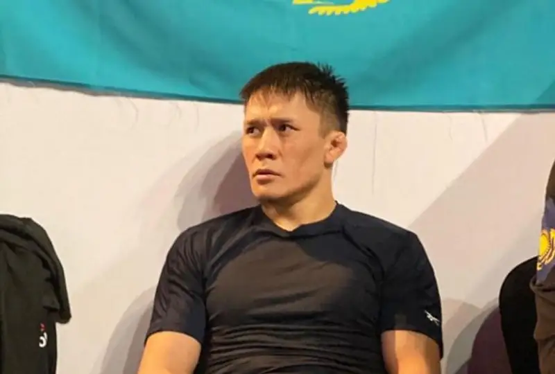 Бой Жалгаса Жумагулова и Рафаэля Эстевама отменен