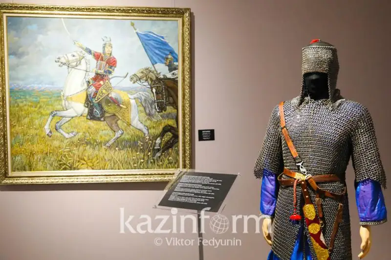 Astanada dástúrli qarý-jaraq tarıhyn zertteıtin jalǵyz mamannyń kórmesi ótip jatyr