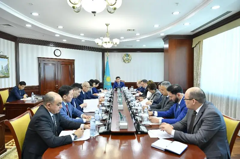 马吉利斯议长召开主席团会议