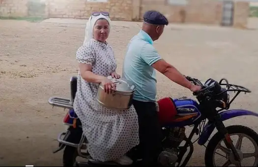 Bir aýylǵa jalǵyz ózi qaraıtyn medbıke: Aýylymyzǵa jedel járdem kóligi men dáriger kerek