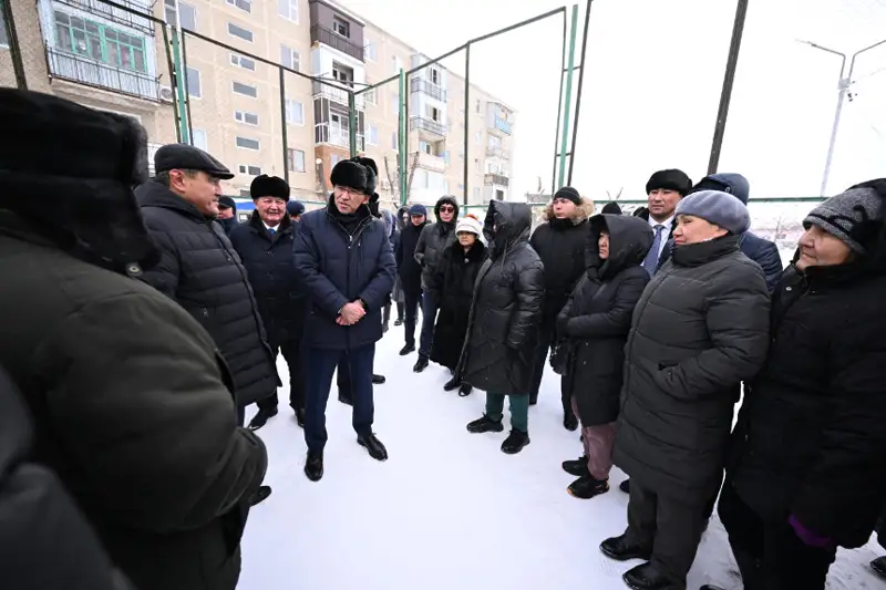 Спикер Сената встретился с аграриями и жителями пострадавших от урагана домов в Жамбылской области