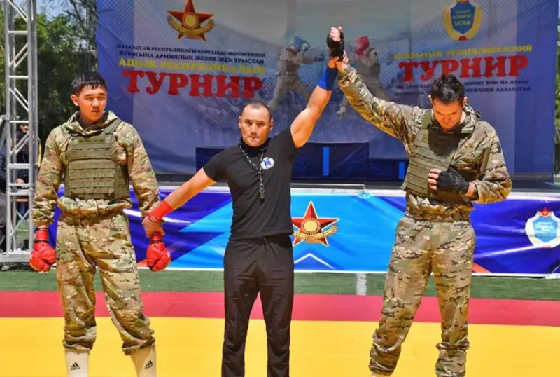 Кубок министра обороны завоевали армейские рукопашники в Алматы