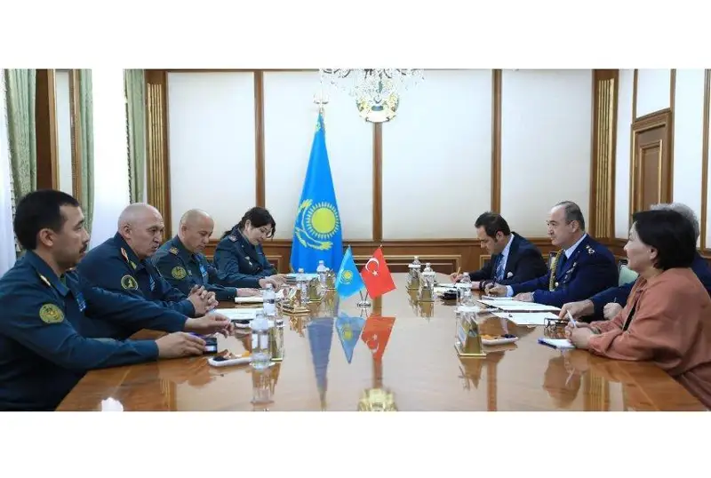 Қозоғистон-Туркия ҳарбий ҳамкорлигининг бугунги ҳолати ва келажаги муҳокама этилди