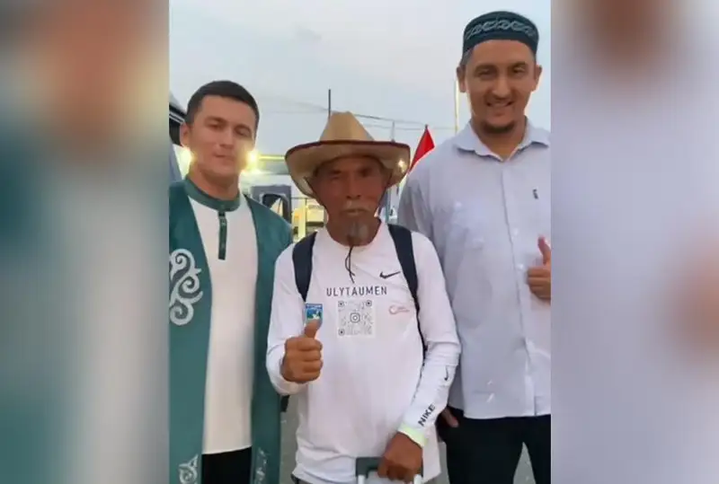 Reseıdegi qandastar 73 jastaǵy jaıaý saıahatshyny kútip aldy