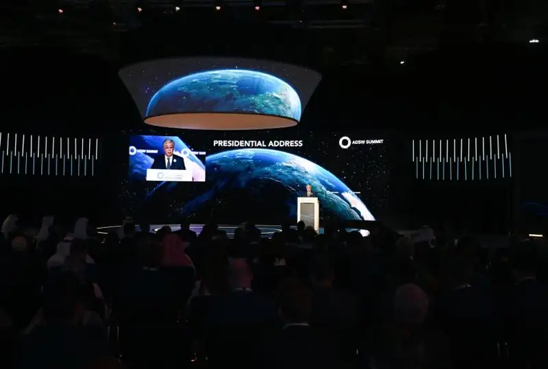 Jańa Ekologııalyq kodeks ónerkásiptiń jasyl energııa kózine kóshýine yqpal etedi - Toqaev