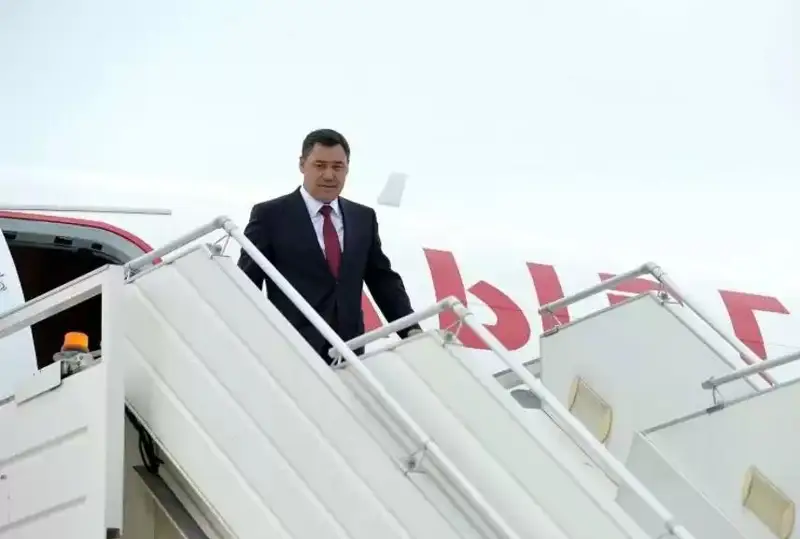 Қирғизистон президенти Садир Жапаров расмий ташриф билан Россияга жўнаб кетди