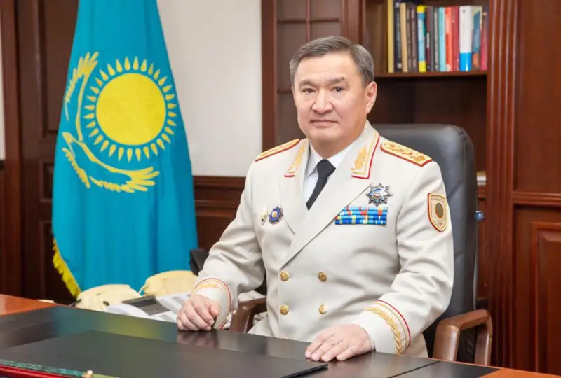 Марат Ахметжанов Ішкі істер министрі лауазымында қалды