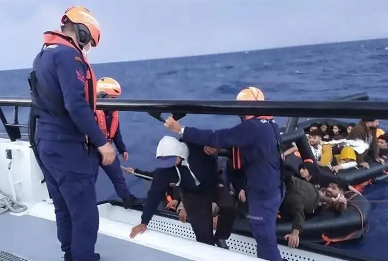 59 нелегальных мигрантов спасли у берегов Турции