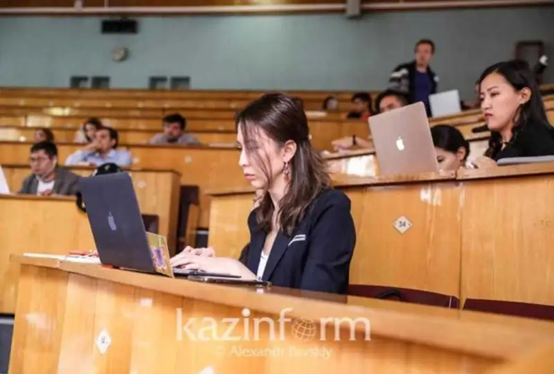 Sheteldegi etnıkalyq qazaqtarǵa júzdegen oqý granty bólindi