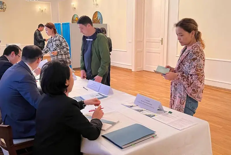 Открылись избирательные участки в Берлине, Париже, Мадриде и Варшаве