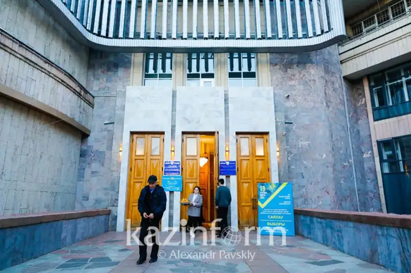Выборы в Алматы проходят достаточно организованно - наблюдатель