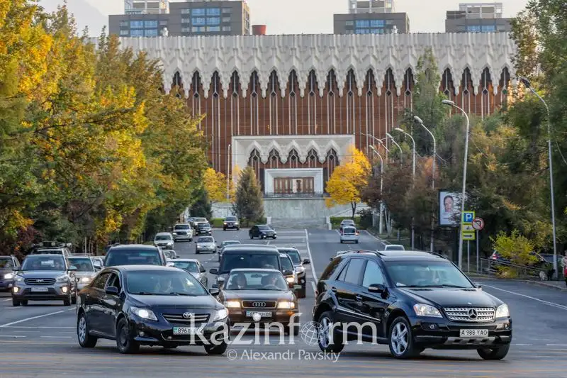Свыше 2 млрд тенге задолжали столичные автовладельцы государству