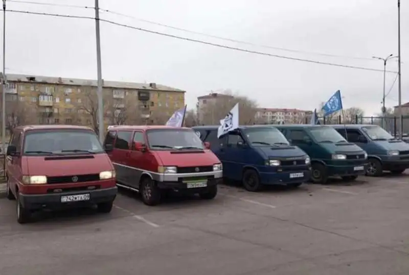 Участники автоклуба из Сарани помогли ветеранам добраться до избирательных участков