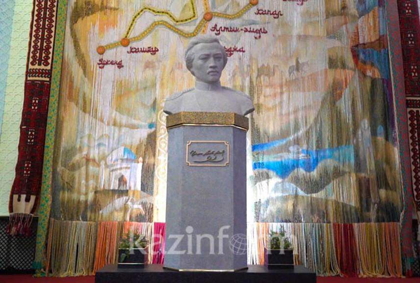 Интернеттегі MFF порно форматында тербелу ескі жалаңаш әйелдер