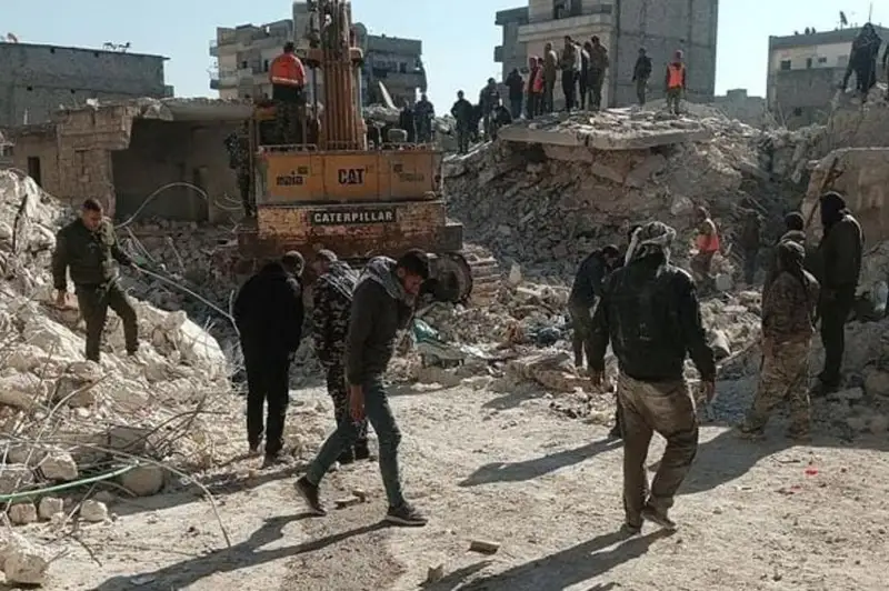 Суриянинг Алеппо провинциясида бино қулаши оқибатида 16 киши ҳалок бўлди