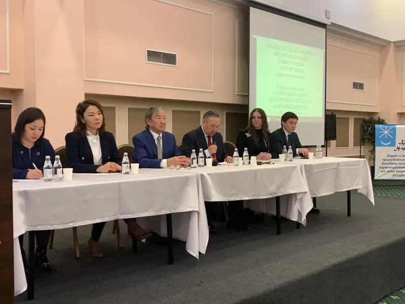 Олжас Сулейменов избран председателем партии «Народный конгресс Казахстана»