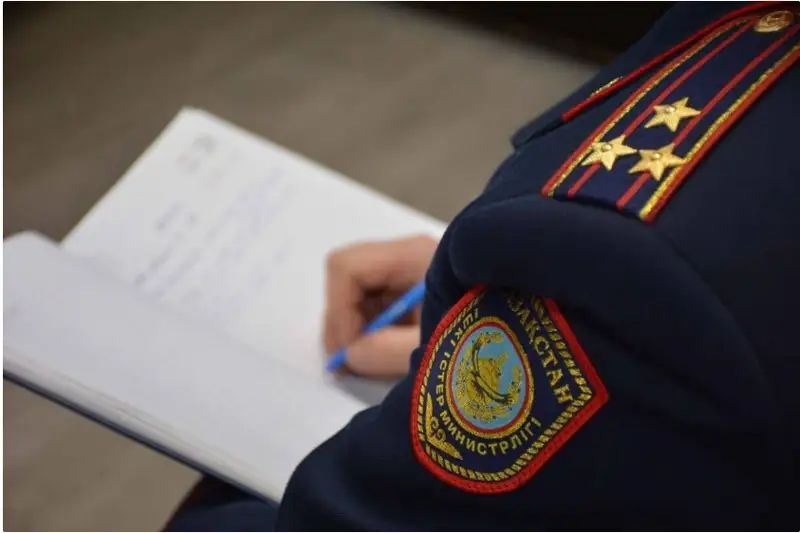 قىتاي ازاماتىنا ۇشاقتا تەمەكى شەككەنى ءۇشىن ايىپپۇل سالىندى