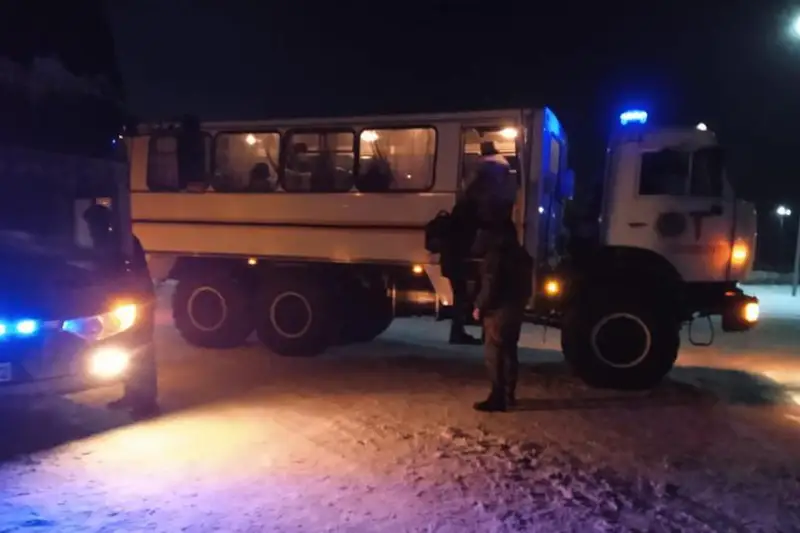 Чимкент яқинида бузилиб қолган автобусдаги 34 нафар ўзбекистонлик меҳмонхонага жойлаштирилди