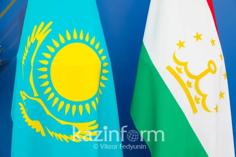 Qazaqstan men Tájikstan bıznesmenderge kómek kórsetetin birlesken kásiporyn qurmaq