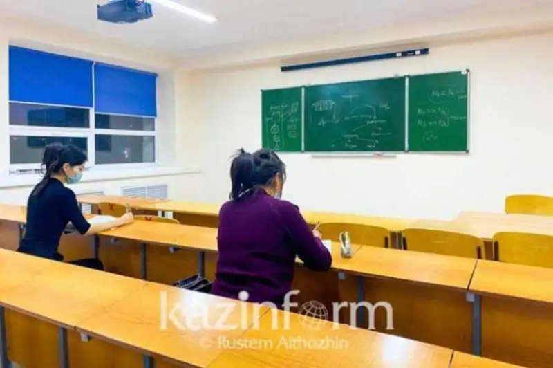Barlyq mektep-kolledjderde bir mezgilde qazaq kúıleri oryndalady