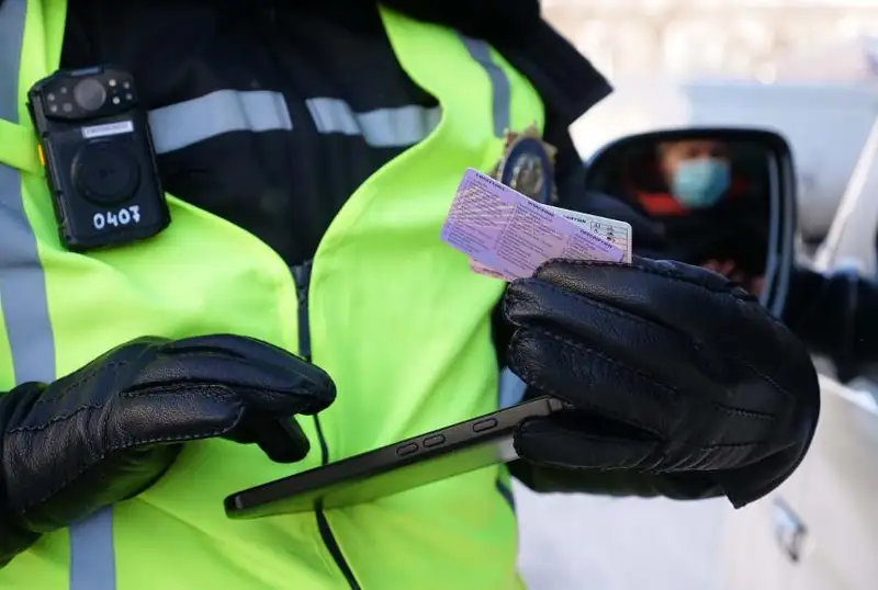 Сразу 12 протоколов составили на нарушителя ПДД в Таразе