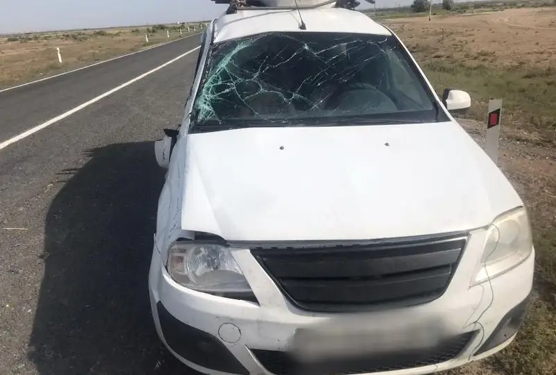 Atyraý oblysynda polıtseıden eskertý alǵan júrgizýshi 2 saǵattan soń apatqa ushyrady