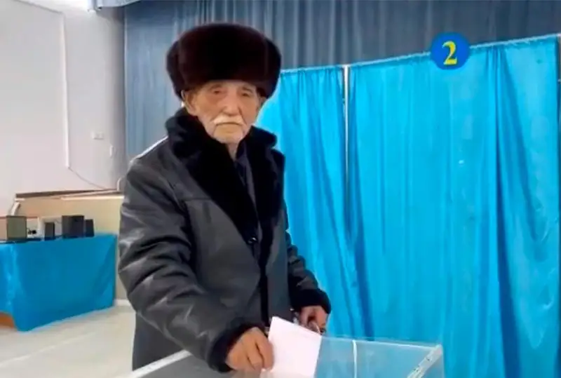 Bul saılaý Jańa Qazaqstannyń bastamasy – Abaıdyń nemere týysy Manataı aqsaqal