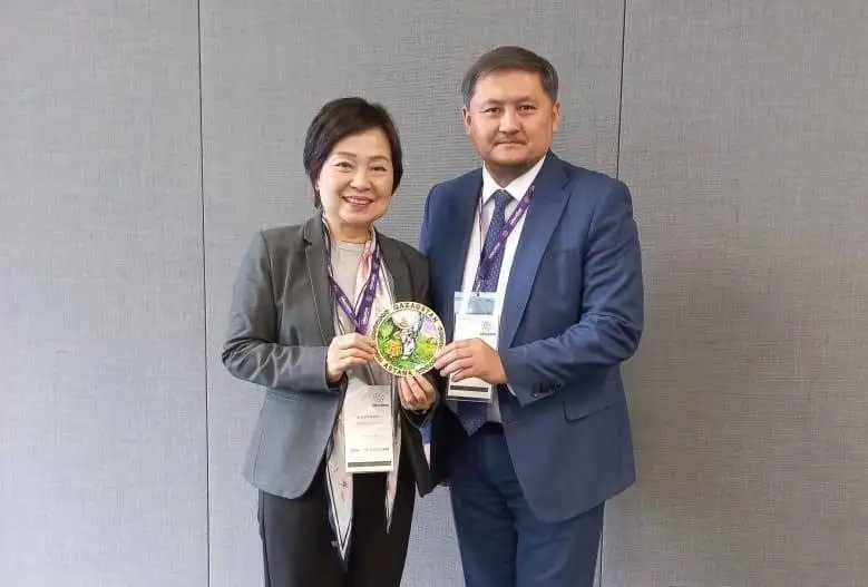 哈萨克斯坦学生有望获得香港助学金