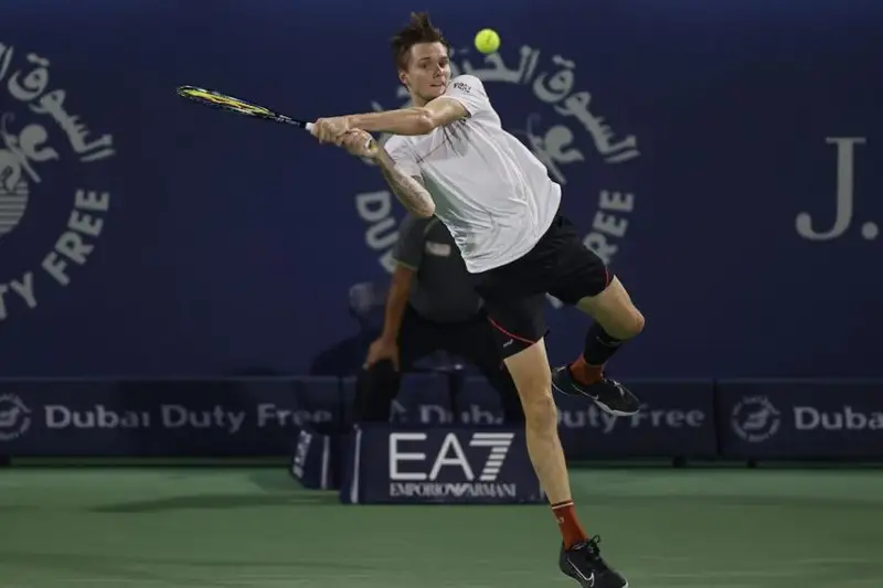 Александр Бублик проиграл Даниилу Медведеву на турнире в Дубае
