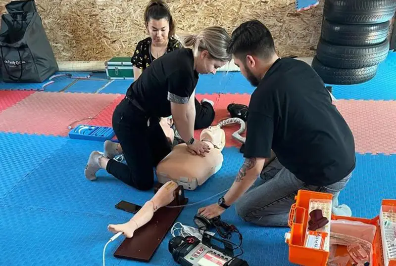 Международным стандартам оказания помощи обучают сотрудников скорой в СКО