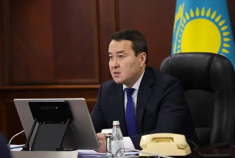 پرەمەر- مينيستر ەكى اپتادا سۋ تاسقىنىنان قورعاۋ جونىندەگى شارالار جوسپارىن دايىنداۋدى تاپسىردى