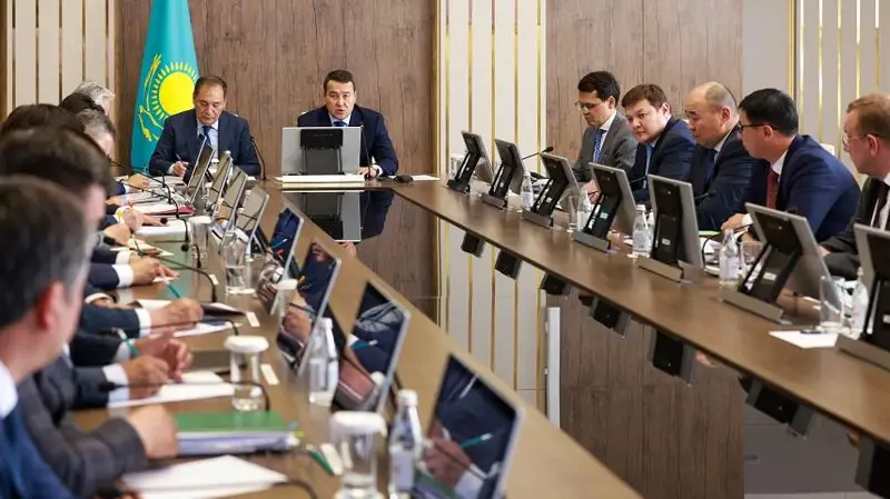 Ремонт дорог, улучшение экологии и строительство новых школ обсудили на совещании в Актобе